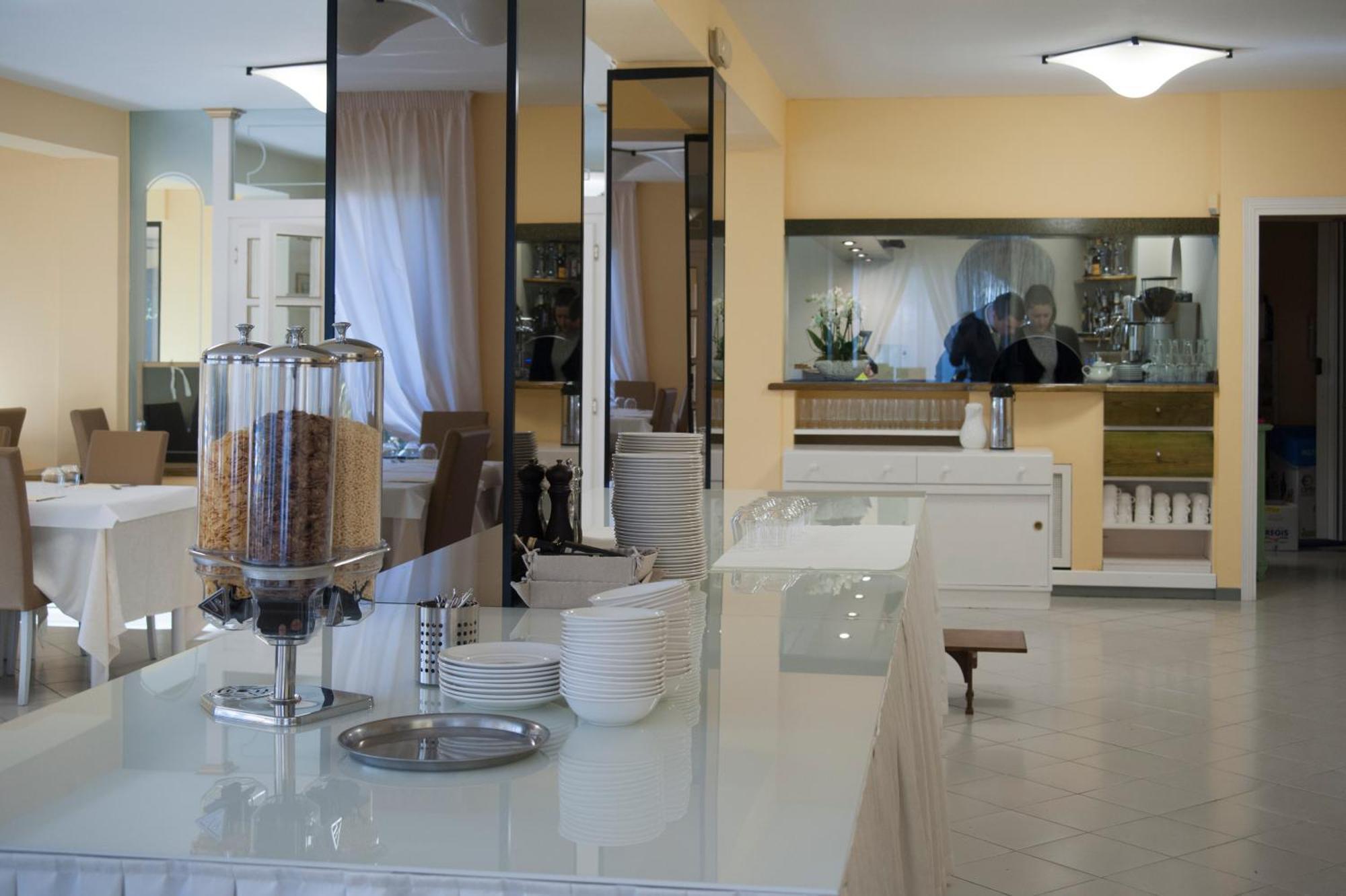 Hotel Gemma Del Mare Marina di Pietrasanta Buitenkant foto