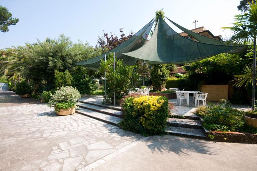 Hotel Gemma Del Mare Marina di Pietrasanta Buitenkant foto