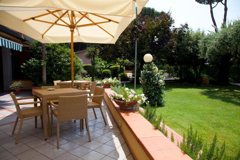 Hotel Gemma Del Mare Marina di Pietrasanta Buitenkant foto