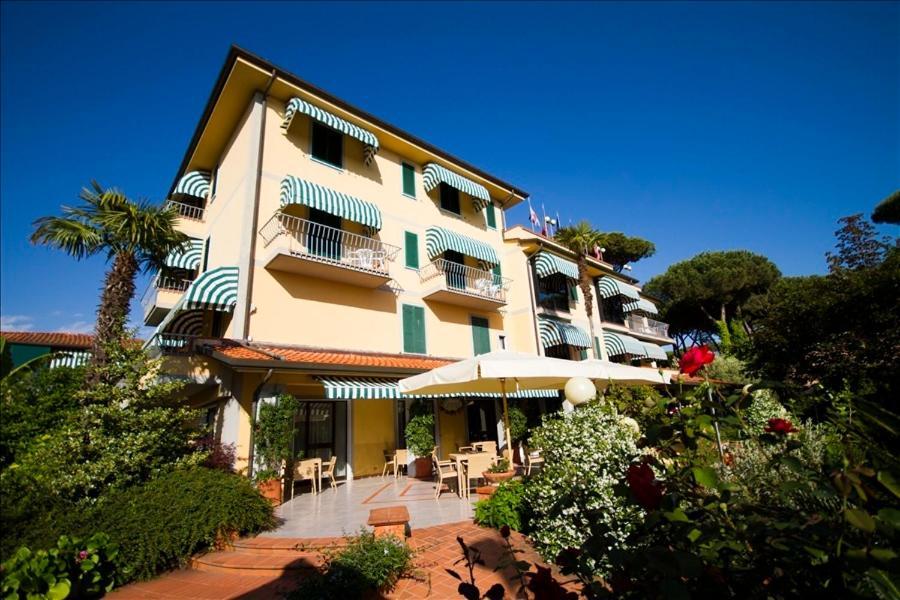 Hotel Gemma Del Mare Marina di Pietrasanta Buitenkant foto