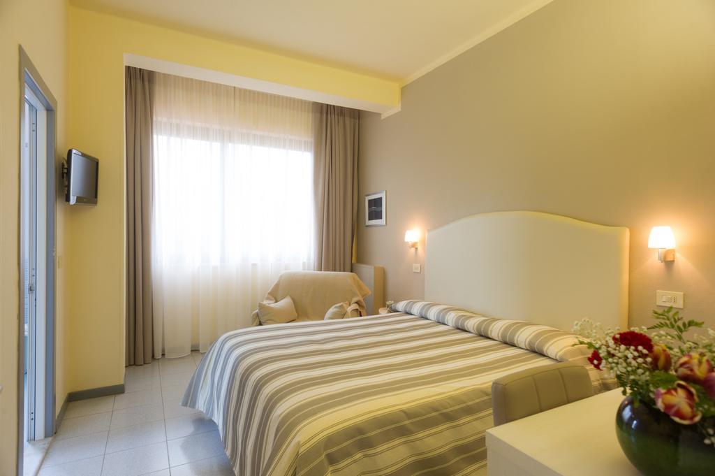 Hotel Gemma Del Mare Marina di Pietrasanta Buitenkant foto