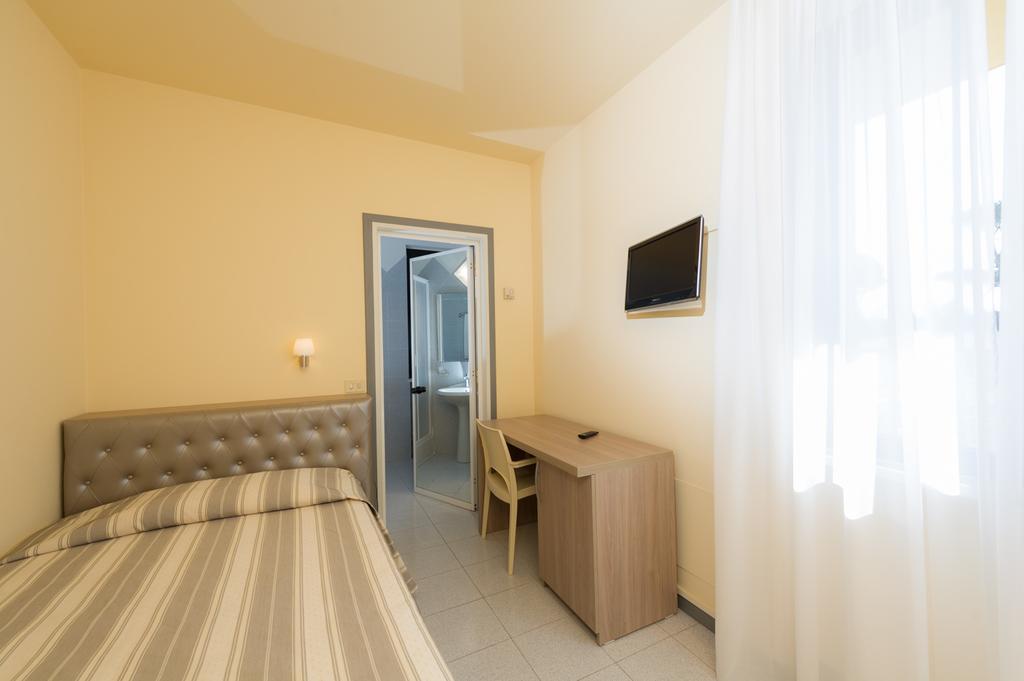 Hotel Gemma Del Mare Marina di Pietrasanta Buitenkant foto