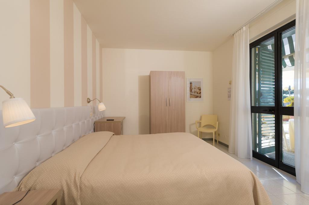 Hotel Gemma Del Mare Marina di Pietrasanta Buitenkant foto
