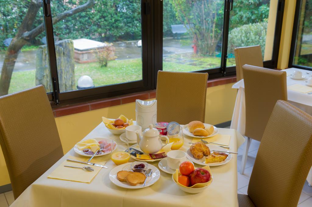 Hotel Gemma Del Mare Marina di Pietrasanta Buitenkant foto