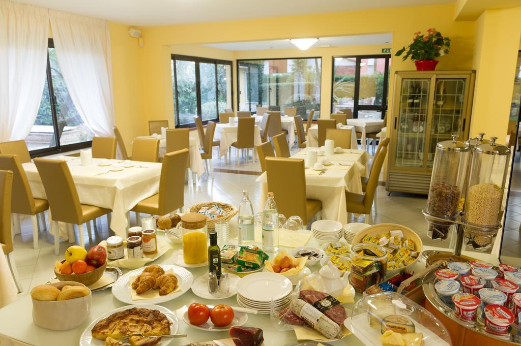 Hotel Gemma Del Mare Marina di Pietrasanta Buitenkant foto